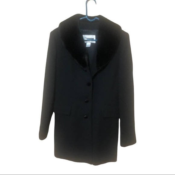 Beautiful Classy French Black light coat with faux fur Size 3! In Excell… - Picture 1 of 10